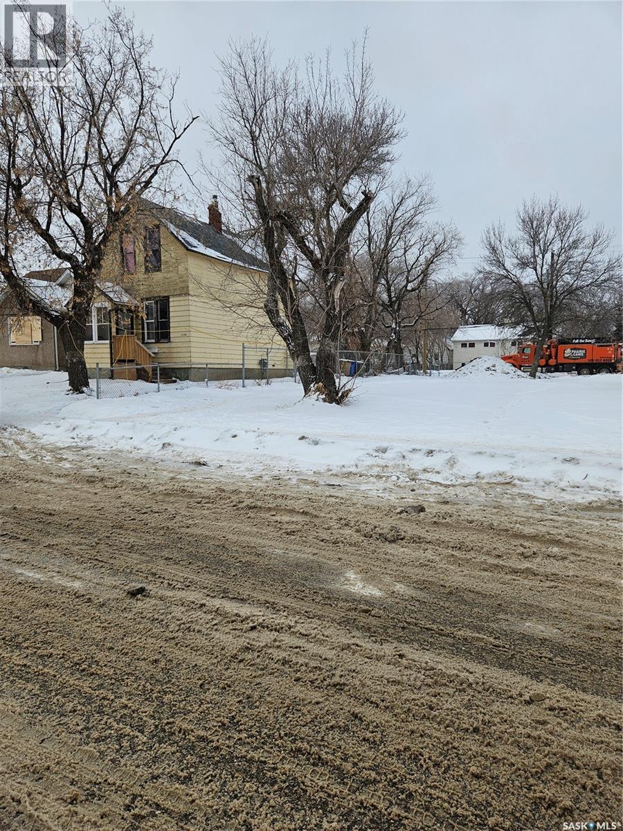 1130 Angus Street, Regina, Saskatchewan  S4T 1Y5 - Photo 2 - SK028226