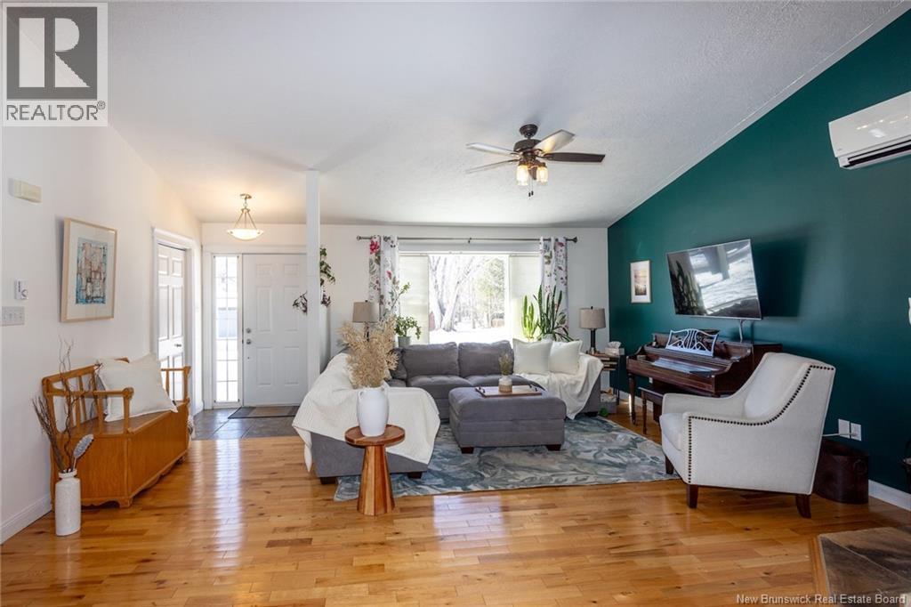 1 Birch Crescent, Fredericton, New Brunswick  E3A 3S8 - Photo 3 - NB133398