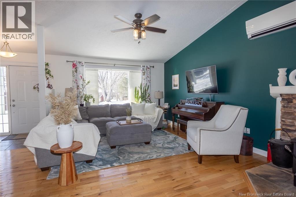 1 Birch Crescent, Fredericton, New Brunswick  E3A 3S8 - Photo 4 - NB133398