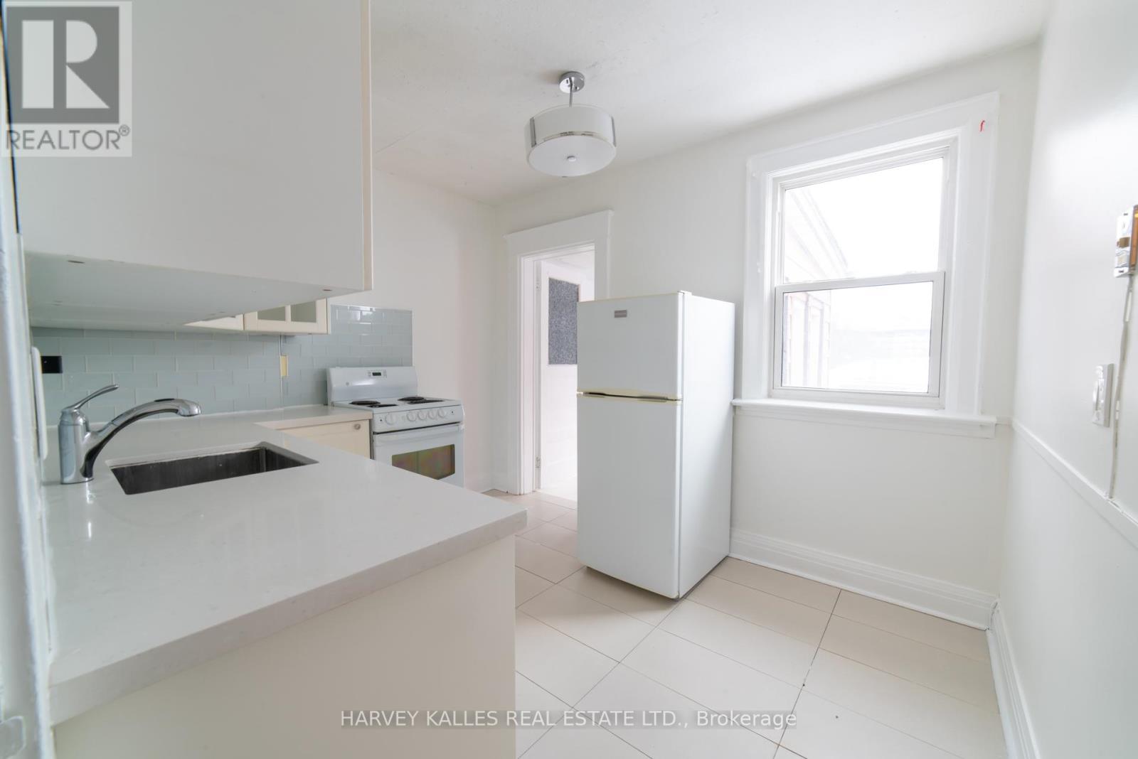 Upper - 885 Davenport Road, Toronto (Wychwood), Ontario  M6G 2B4 - Photo 3 - C12758000