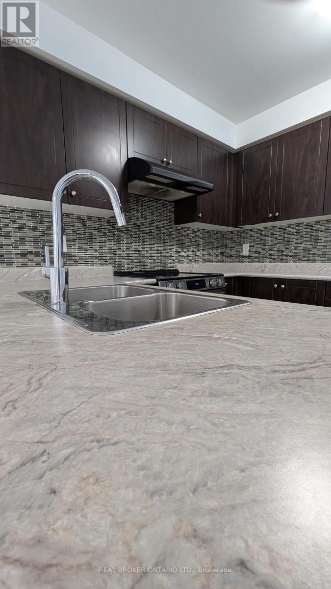 19 Cromarty Avenue, Haldimand, Ontario  N3W 0B6 - Photo 3 - X12582442