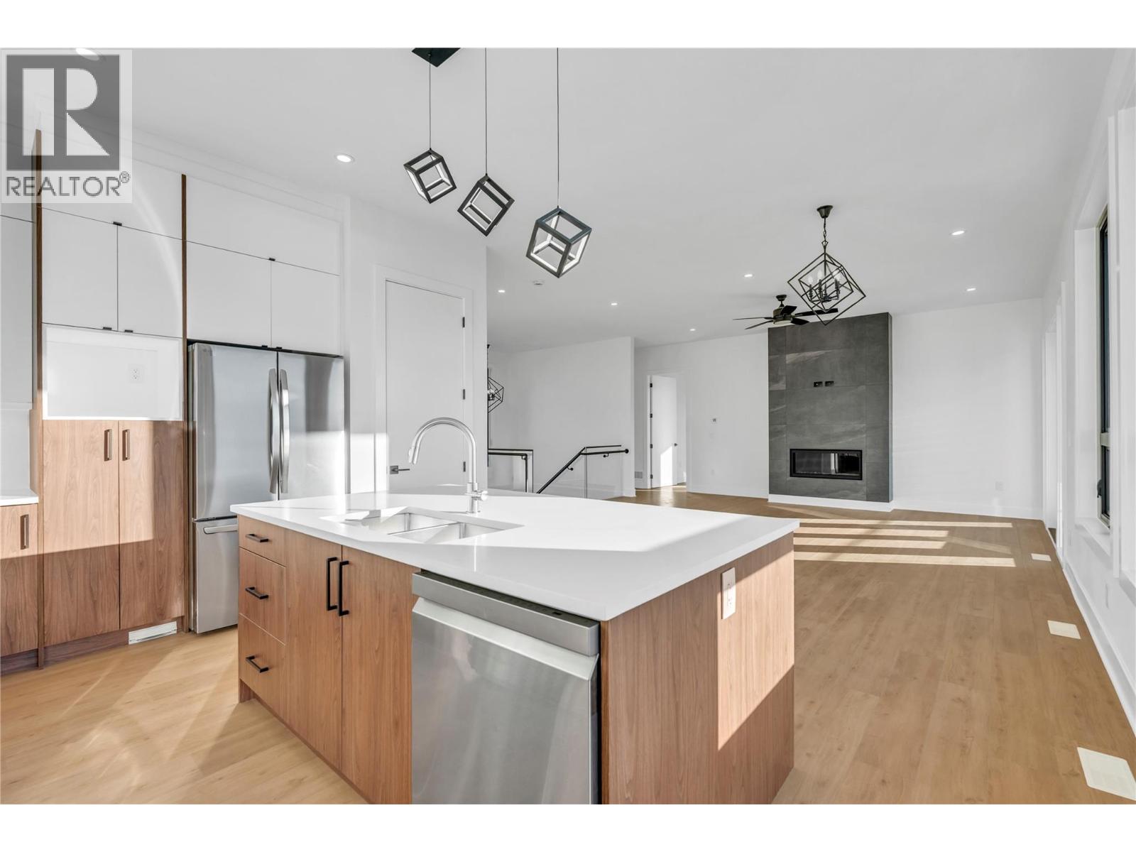 1077 Antler Drive, Penticton, British Columbia  V2A 9G6 - Photo 9 - 10375019