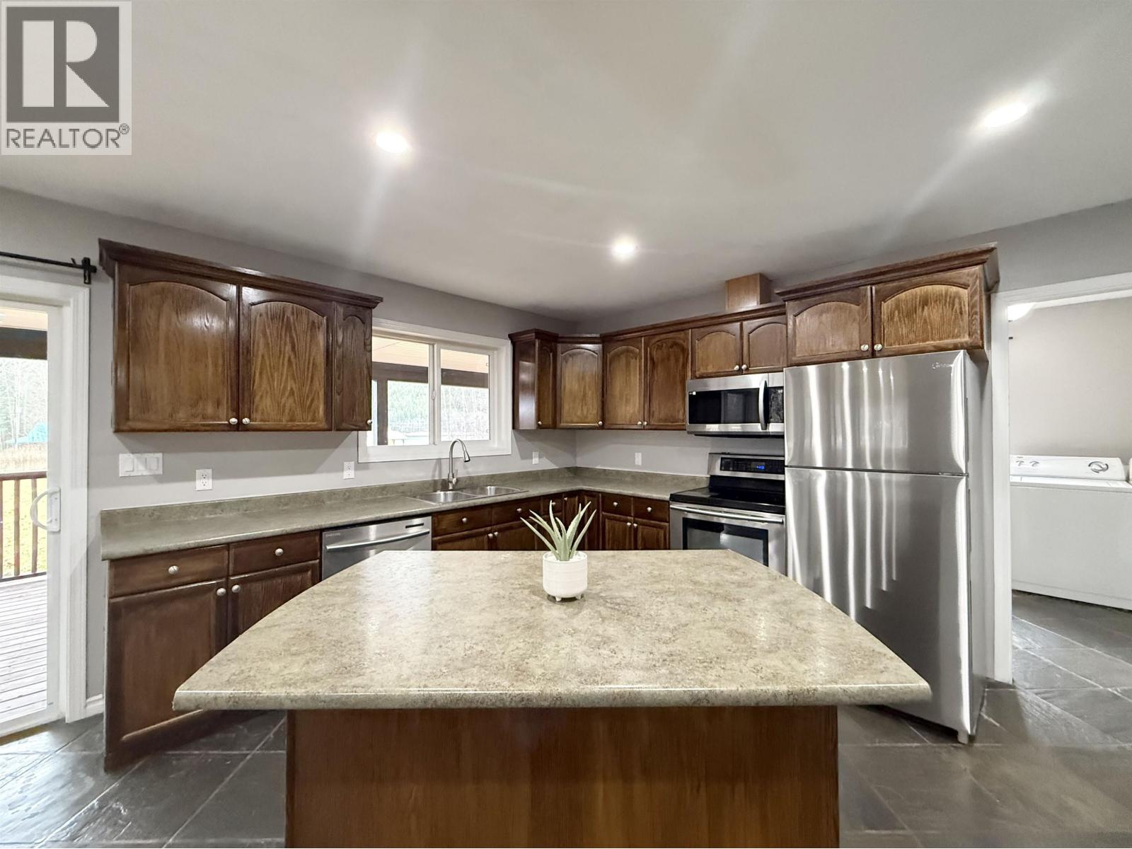 6017 Cedar Creek Road, Likely, British Columbia  V0L 1N0 - Photo 11 - R3087816