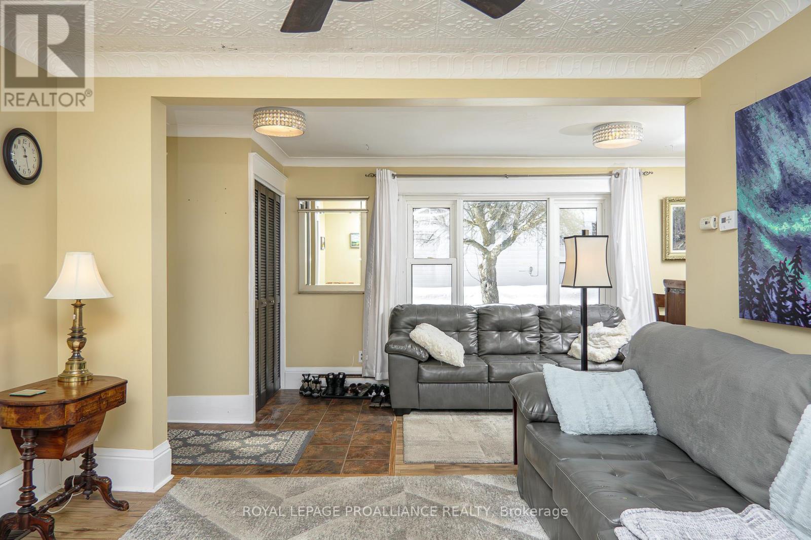 146 Creswell Drive, Quinte West, Ontario  K8V 3H5 - Photo 13 - X12772436