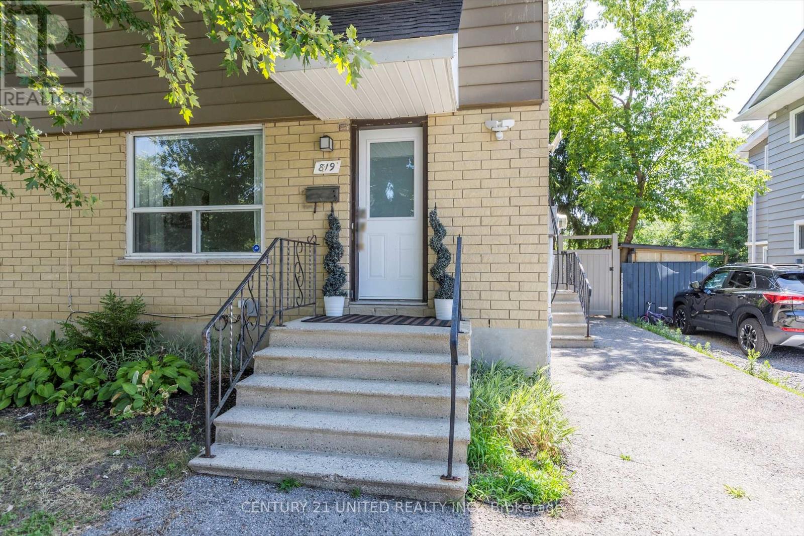 819 Cameron Street, Peterborough, Ontario  K9J 4A2 - Photo 3 - X12772494