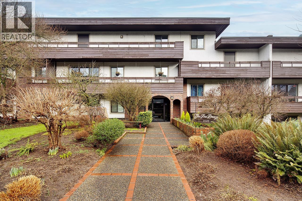 315 2025 W 2ND AVENUE, Vancouver, British Columbia