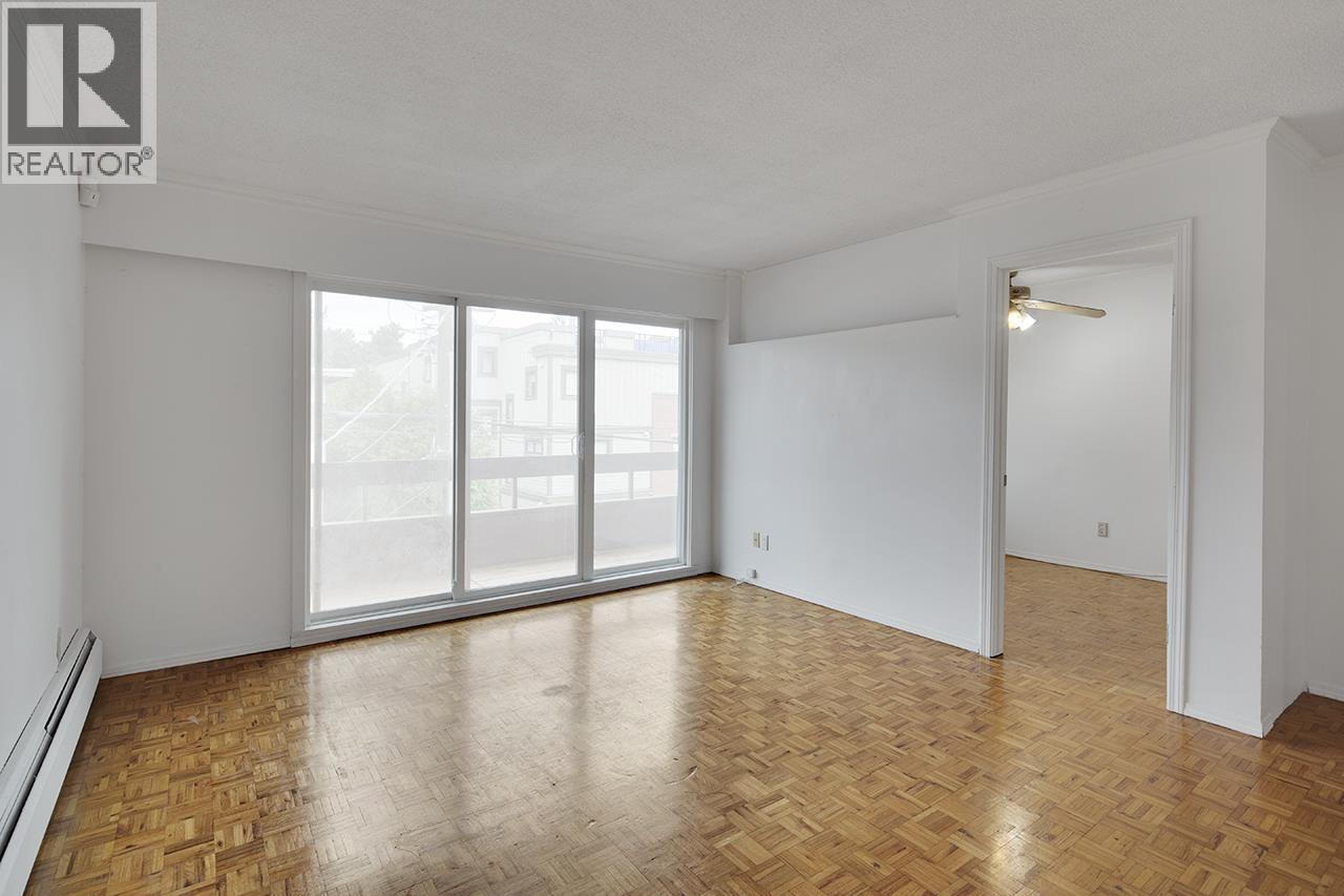 Listing Picture 3 of 23 : 315 2025 W 2ND AVENUE, Vancouver / 溫哥華 - 魯藝地產 Yvonne Lu Group - MLS Medallion Club Member