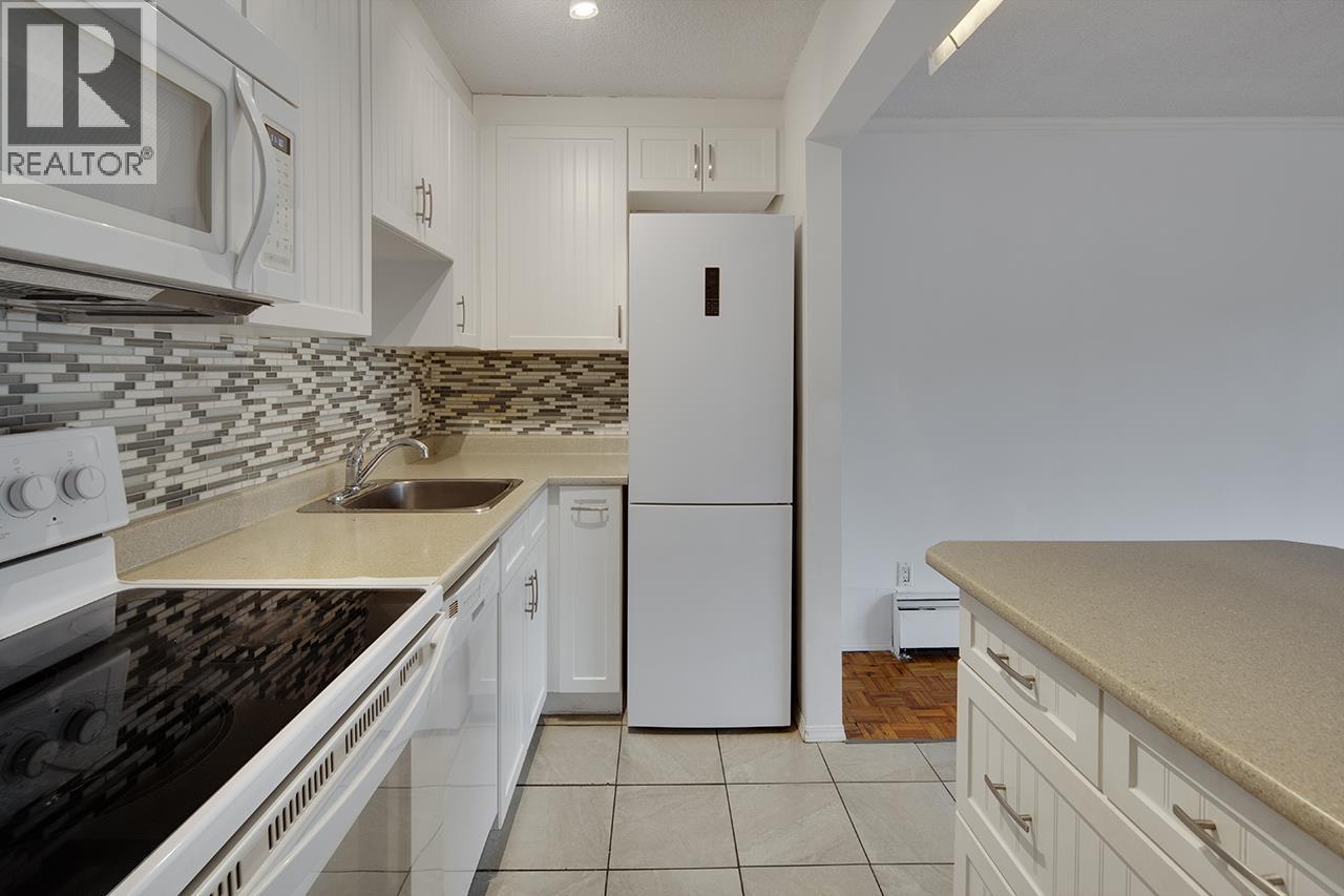 Listing Picture 11 of 23 : 315 2025 W 2ND AVENUE, Vancouver / 溫哥華 - 魯藝地產 Yvonne Lu Group - MLS Medallion Club Member