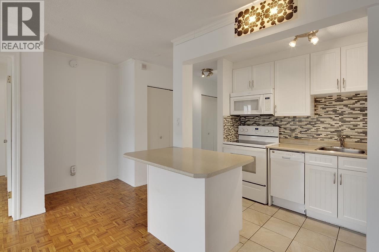 Listing Picture 10 of 23 : 315 2025 W 2ND AVENUE, Vancouver / 溫哥華 - 魯藝地產 Yvonne Lu Group - MLS Medallion Club Member