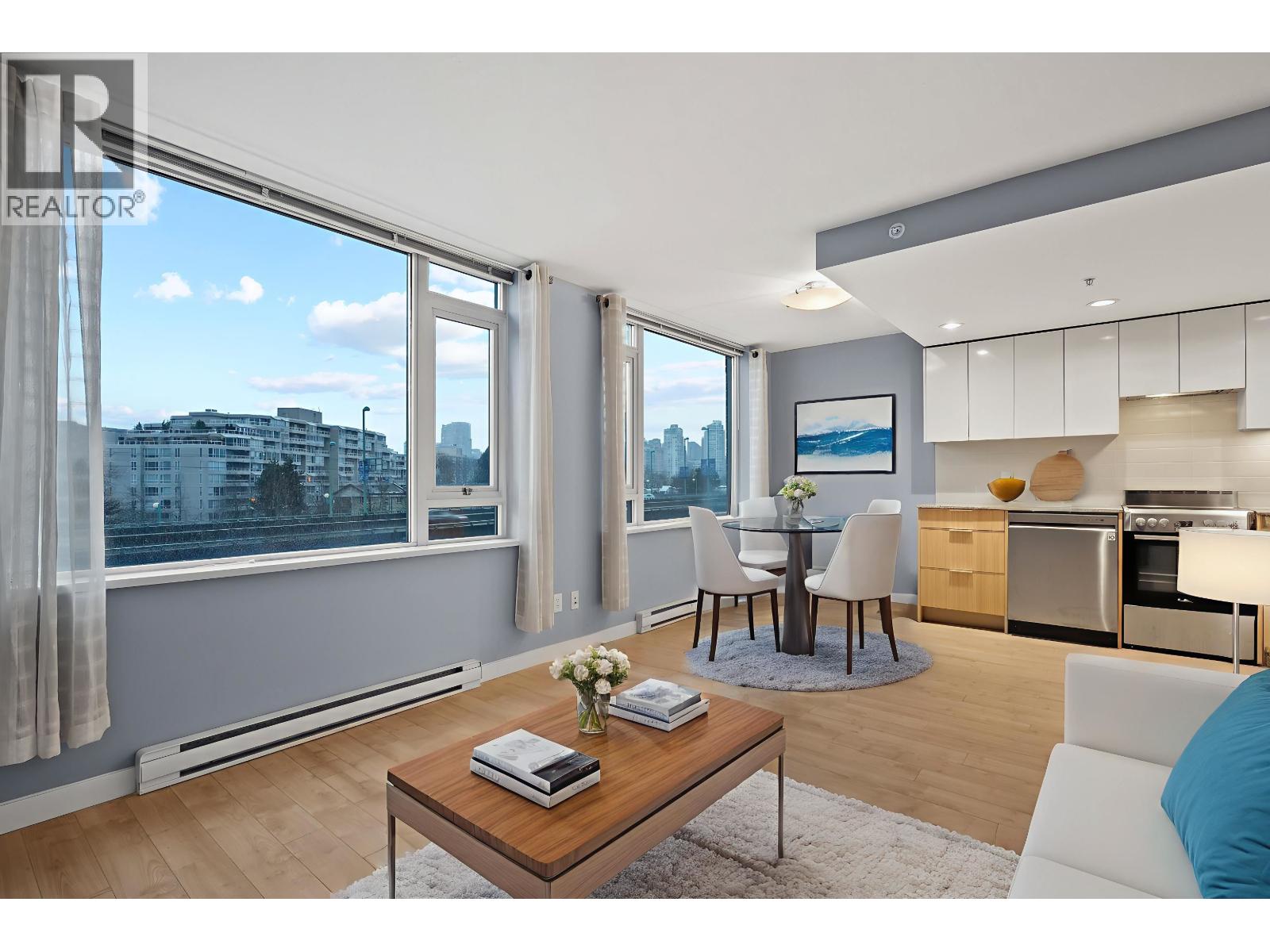 512 445 W 2ND AVENUE, Vancouver, British Columbia