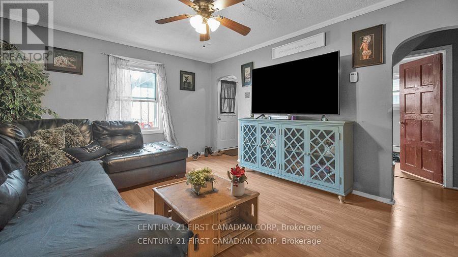 19 Montgomery Drive, Chatham-Kent, Ontario  N8A 1P2 - Photo 10 - X12772450