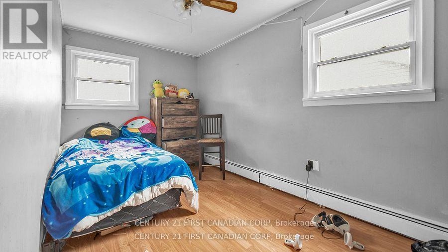 19 Montgomery Drive, Chatham-Kent, Ontario  N8A 1P2 - Photo 12 - X12772450