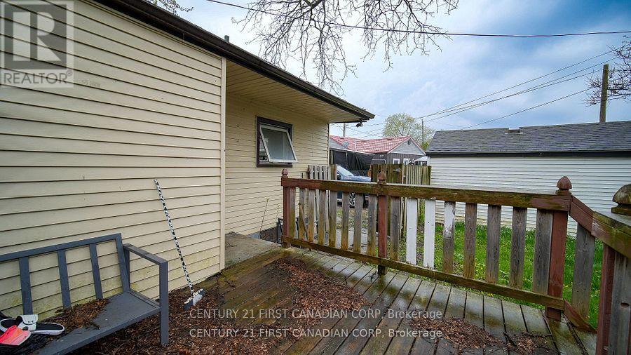 19 Montgomery Drive, Chatham-Kent, Ontario  N8A 1P2 - Photo 20 - X12772450