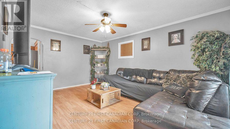 19 Montgomery Drive, Chatham-Kent, Ontario  N8A 1P2 - Photo 9 - X12772450