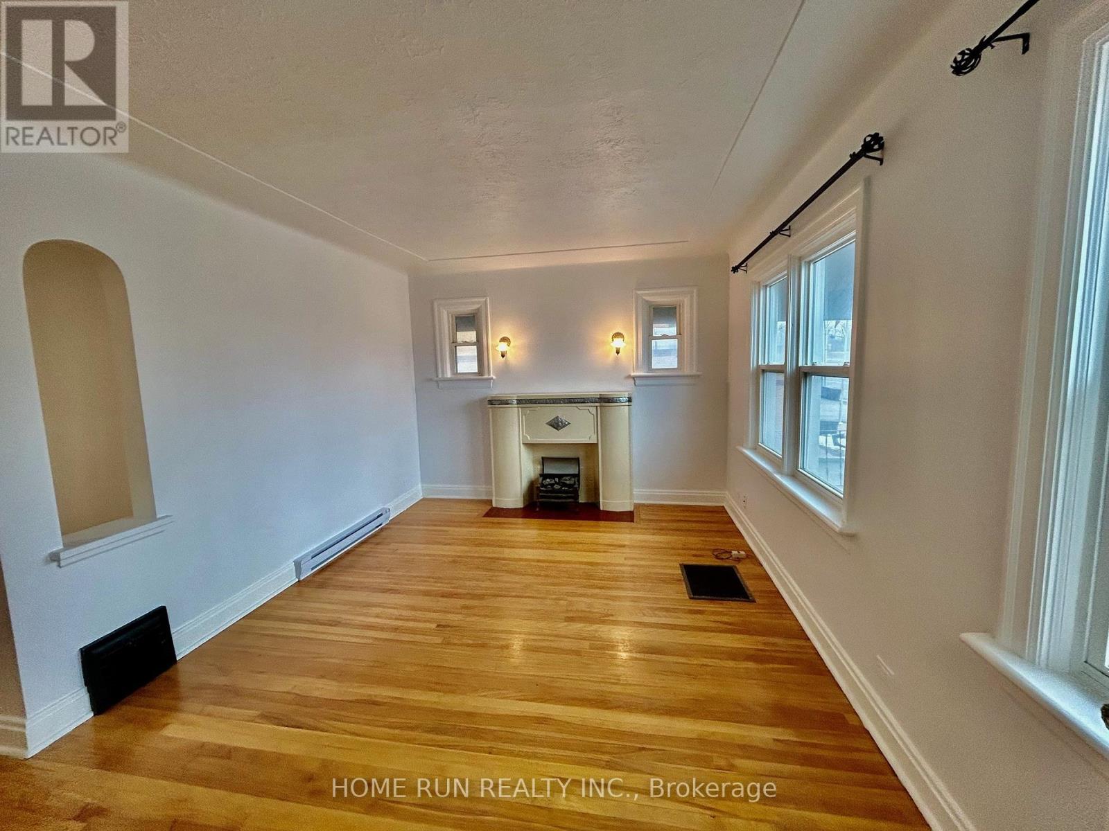 704 Brookfield Road, Ottawa, Ontario  K1V 6J4 - Photo 2 - X12772510