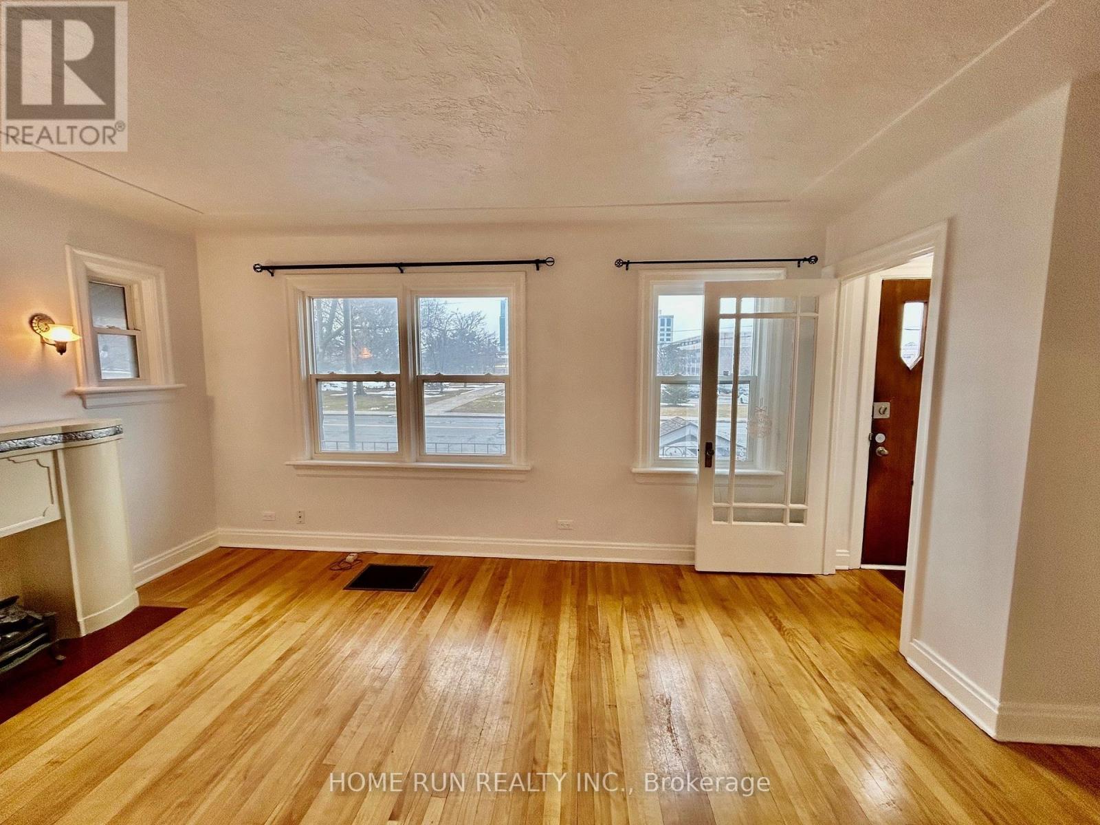 704 Brookfield Road, Ottawa, Ontario  K1V 6J4 - Photo 4 - X12772510