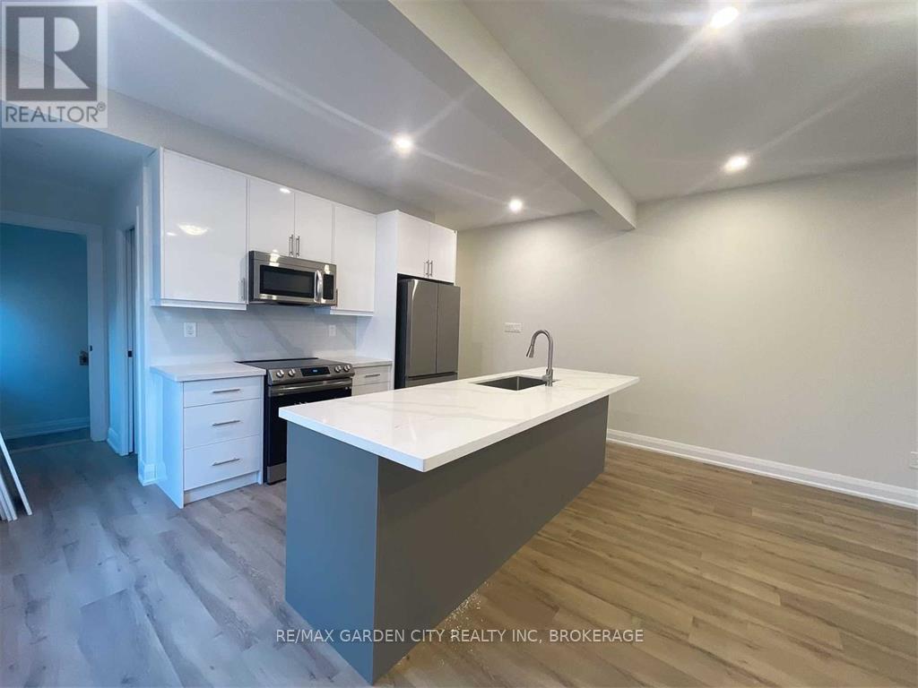 2-Upper Level - 13 Valley Road, St. Catharines (Western Hill), Ontario  L2S 1Y7 - Photo 12 - X12772366