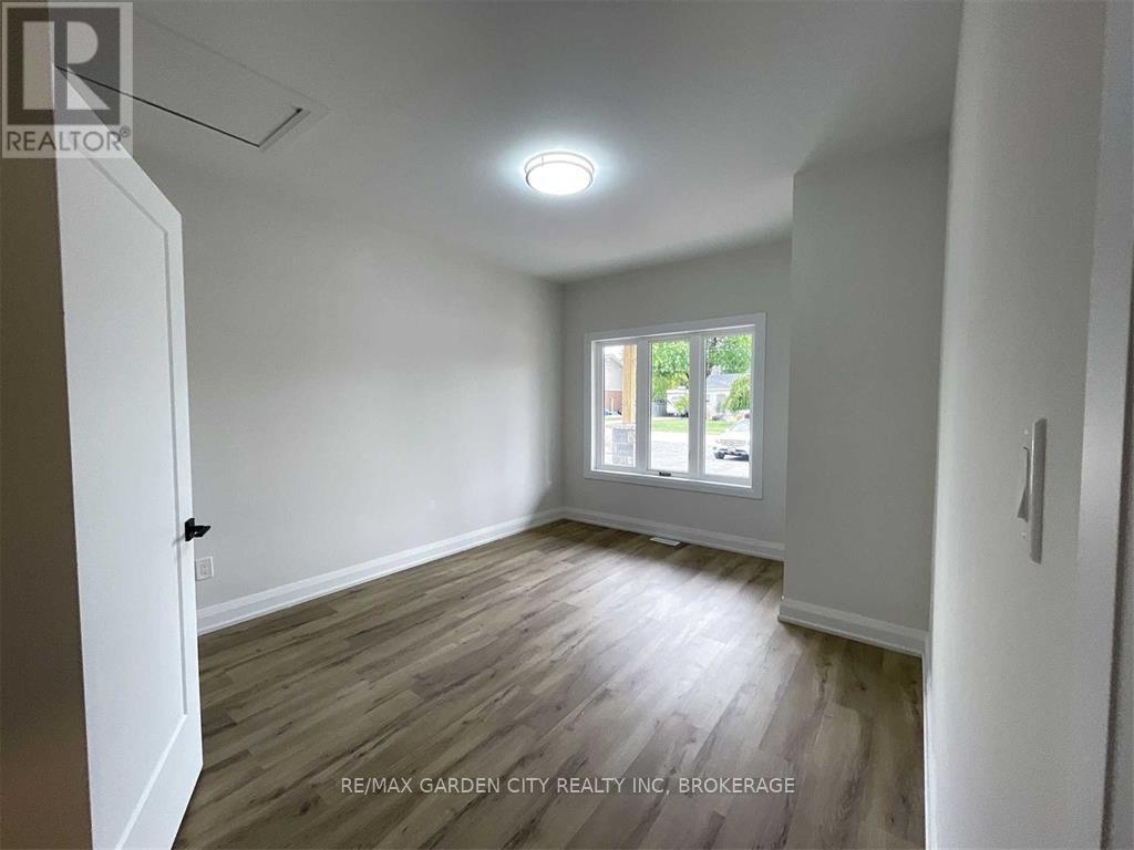 2-Upper Level - 13 Valley Road, St. Catharines (Western Hill), Ontario  L2S 1Y7 - Photo 14 - X12772366