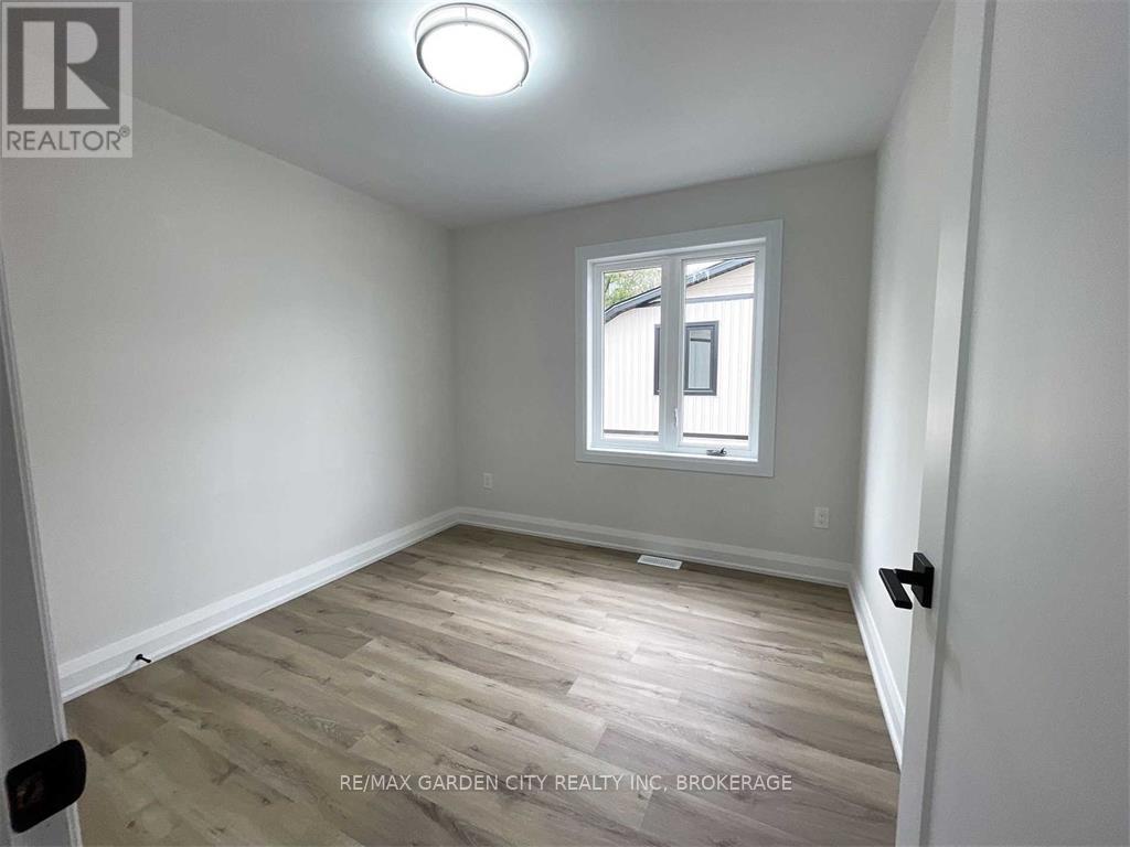 2-Upper Level - 13 Valley Road, St. Catharines (Western Hill), Ontario  L2S 1Y7 - Photo 21 - X12772366