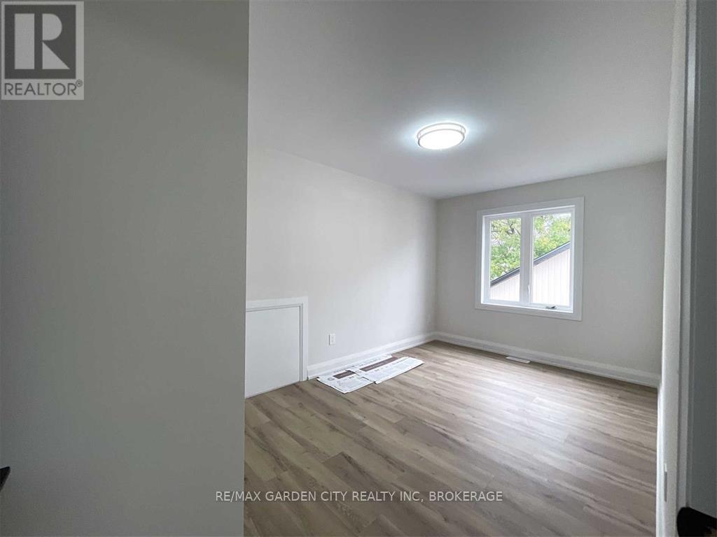 2-Upper Level - 13 Valley Road, St. Catharines (Western Hill), Ontario  L2S 1Y7 - Photo 22 - X12772366