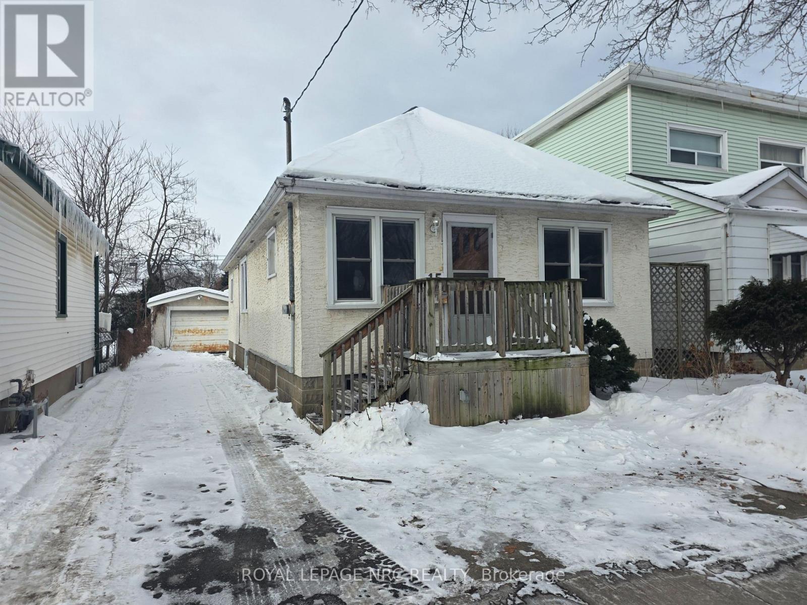 15 Mildred Avenue, St. Catharines, Ontario  L2R 6H9 - Photo 1 - X12772452