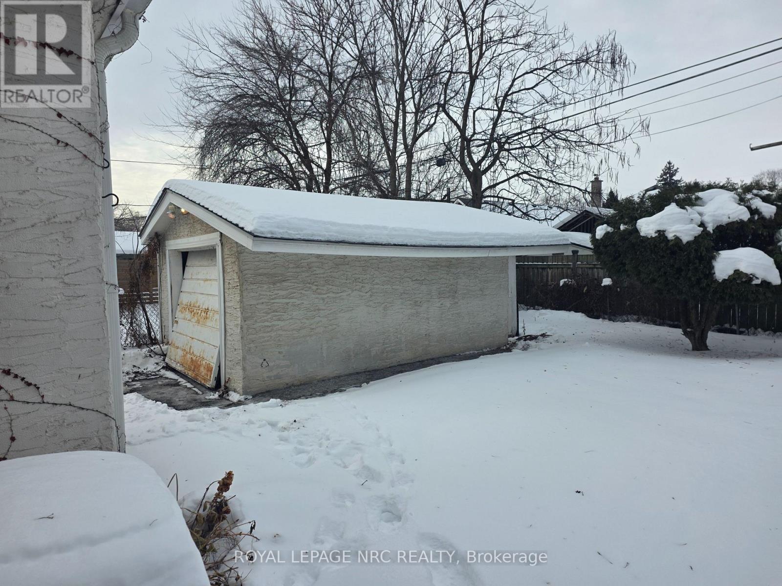 15 Mildred Avenue, St. Catharines, Ontario  L2R 6H9 - Photo 3 - X12772452