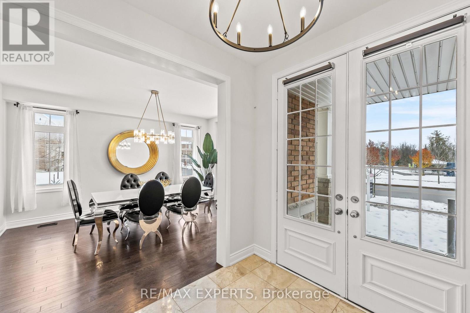 16 Vivian Creek Road, East Gwillimbury, Ontario  L0G 1M0 - Photo 3 - N12720976