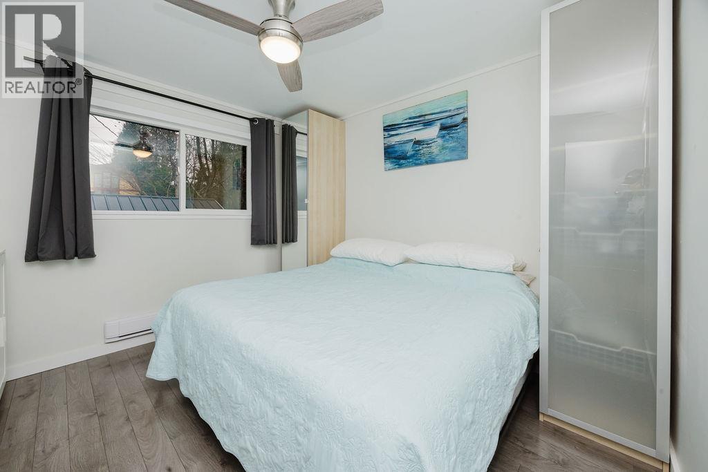 1405 Velvet Road, Gibsons, British Columbia  V0N 1V0 - Photo 17 - R3079123