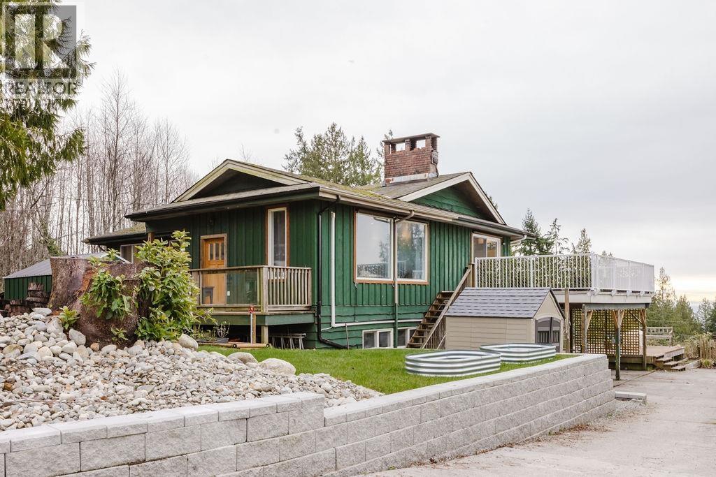 1405 Velvet Road, Gibsons, British Columbia  V0N 1V0 - Photo 3 - R3079123