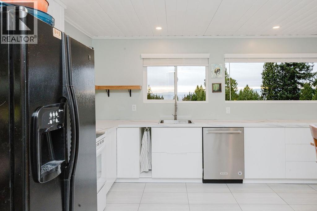 1405 Velvet Road, Gibsons, British Columbia  V0N 1V0 - Photo 7 - R3079123