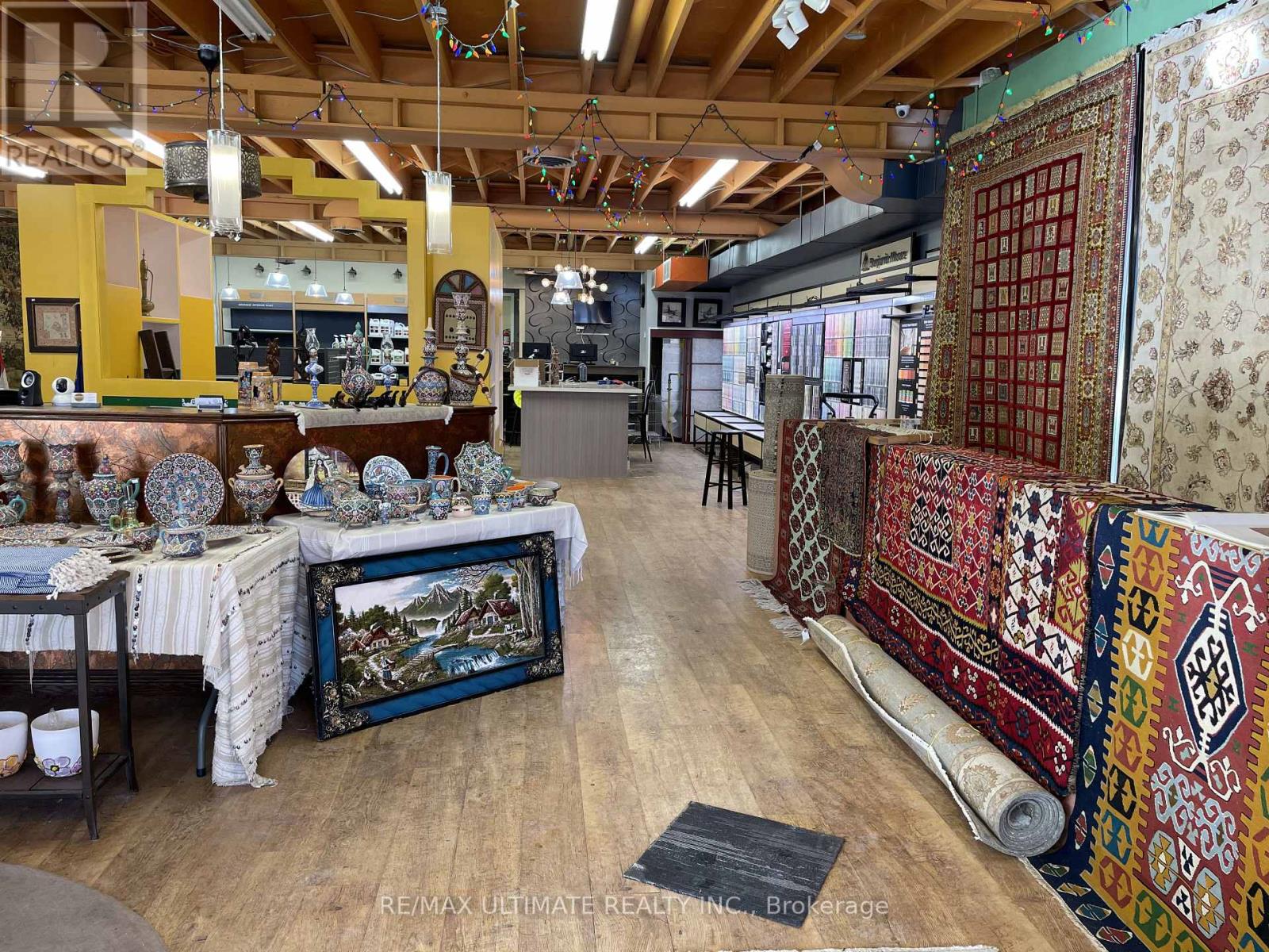 1554 Dundas Street W, Toronto, Ontario  M6K 1T8 - Photo 2 - C12772354