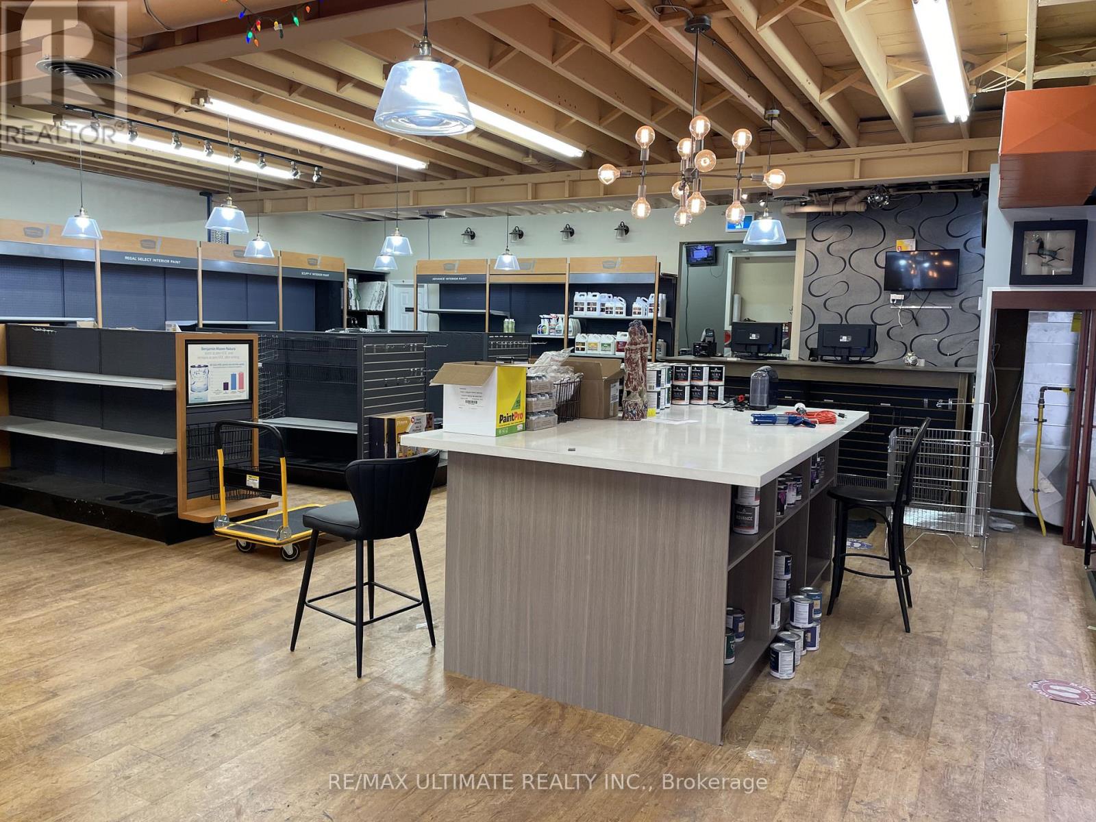 1554 Dundas Street W, Toronto, Ontario  M6K 1T8 - Photo 4 - C12772354