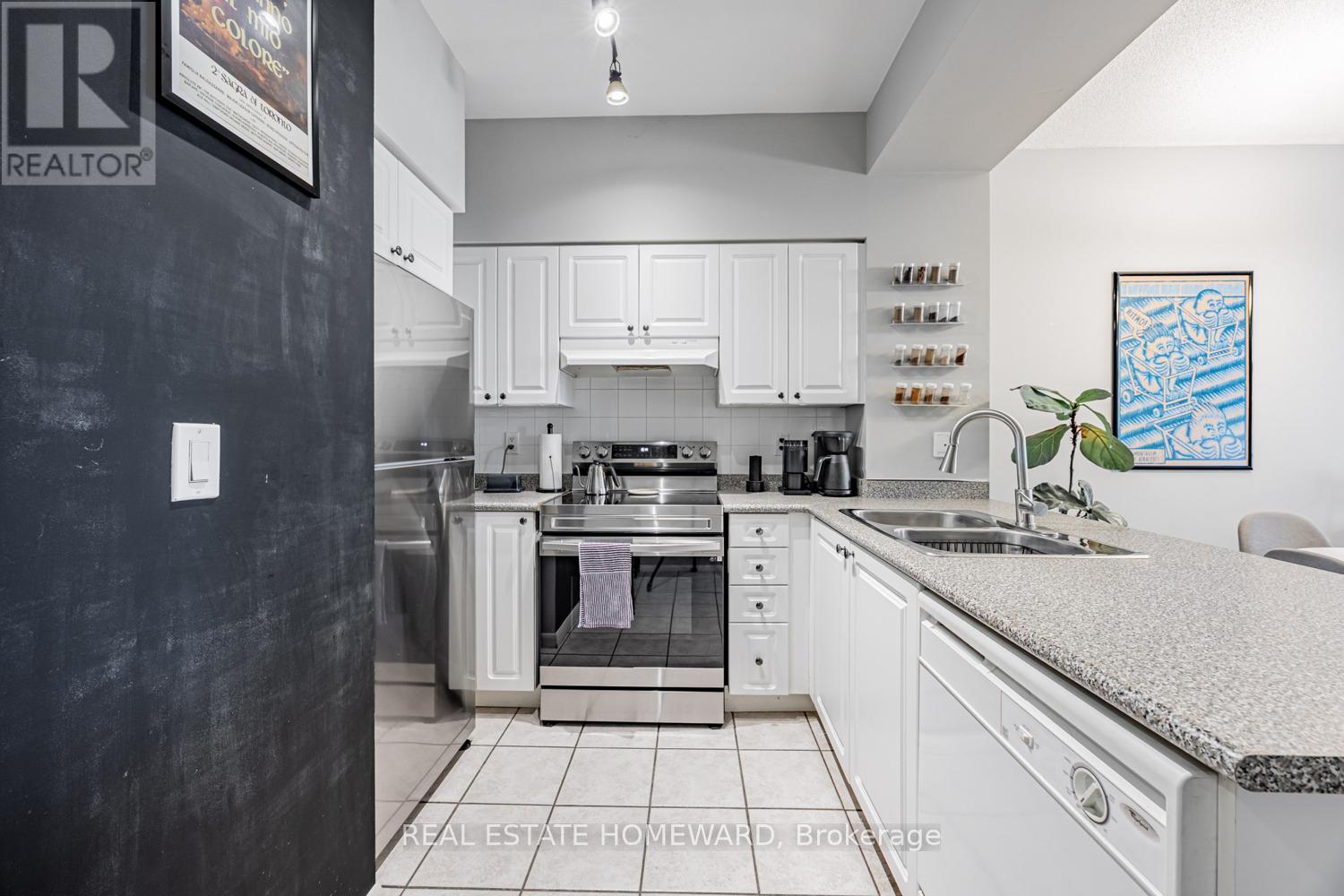 806 - 219 Fort York Boulevard, Toronto, Ontario  M5V 1B1 - Photo 12 - C12772392