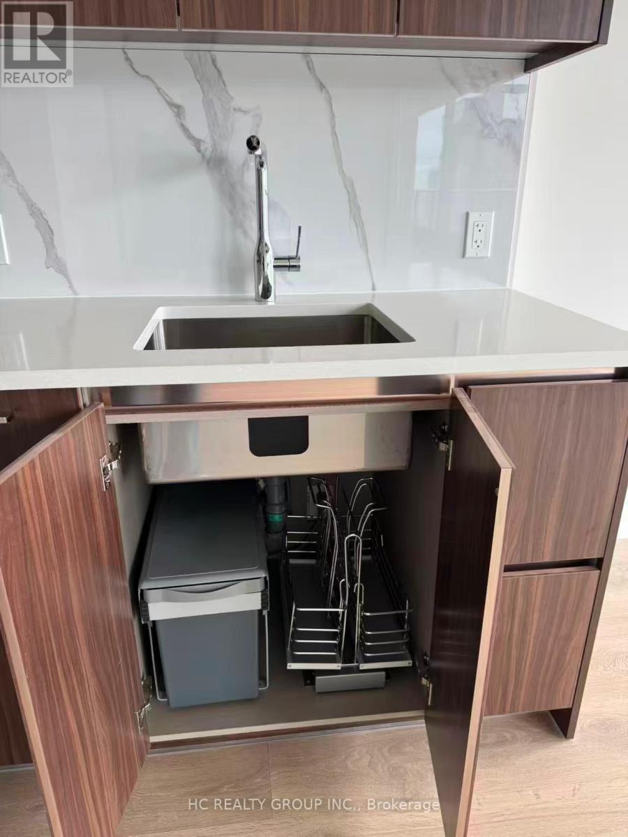 4702 - 3 Concord Cityplace Way, Toronto, Ontario  M5V 0X4 - Photo 10 - C12772432