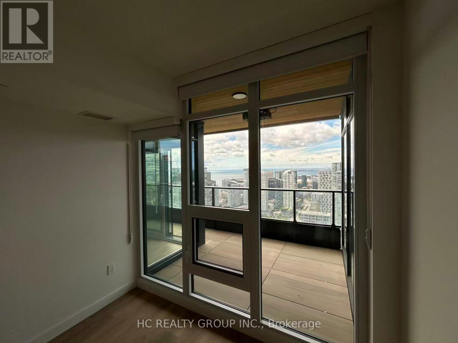 4702 - 3 Concord Cityplace Way, Toronto, Ontario  M5V 0X4 - Photo 14 - C12772432