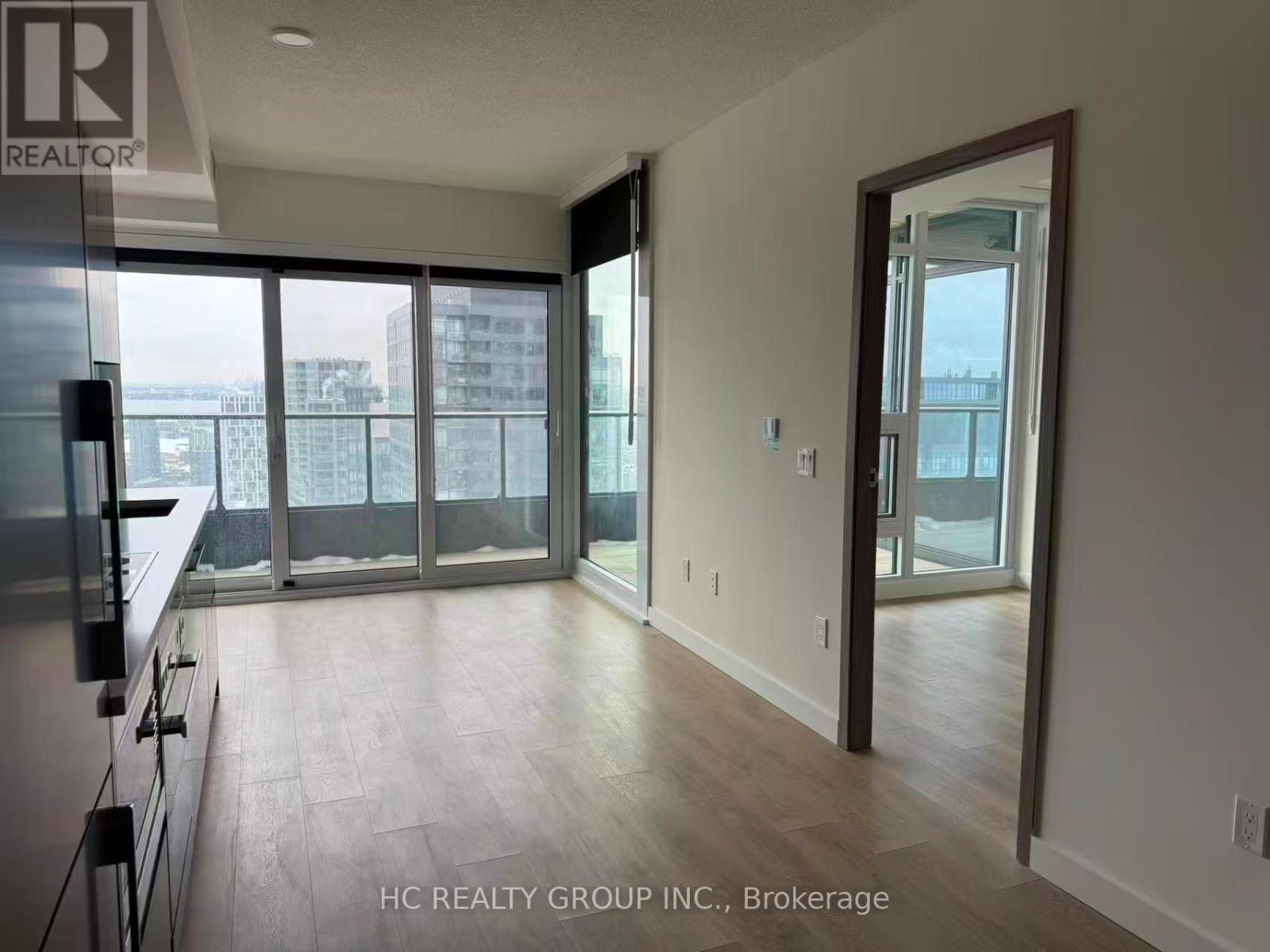 4702 - 3 Concord Cityplace Way, Toronto, Ontario  M5V 0X4 - Photo 9 - C12772432