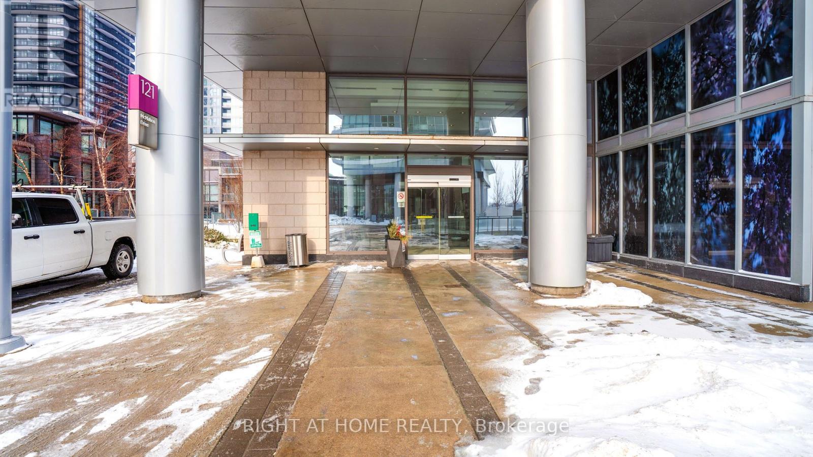 317 - 121 Mcmahon Drive, Toronto, Ontario  M2K 0C1 - Photo 5 - C12772532