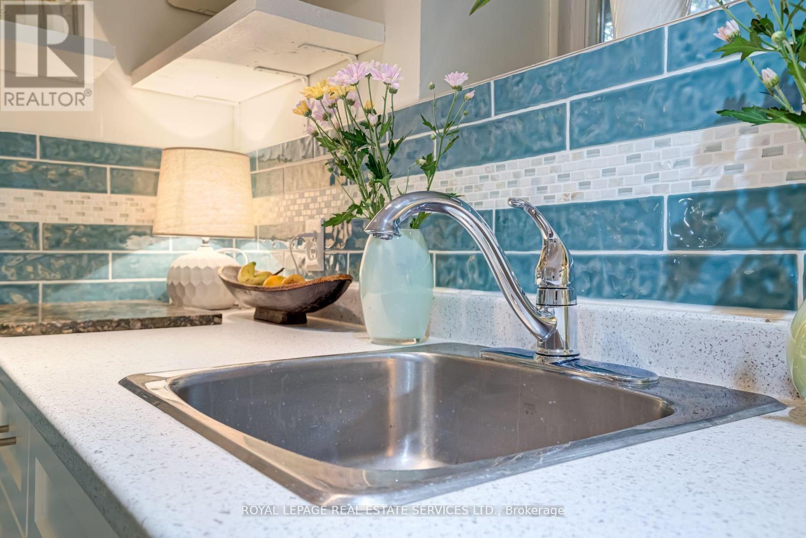 Lower - 27 Bank Street, Toronto, Ontario  M6K 1R4 - Photo 14 - C12772558