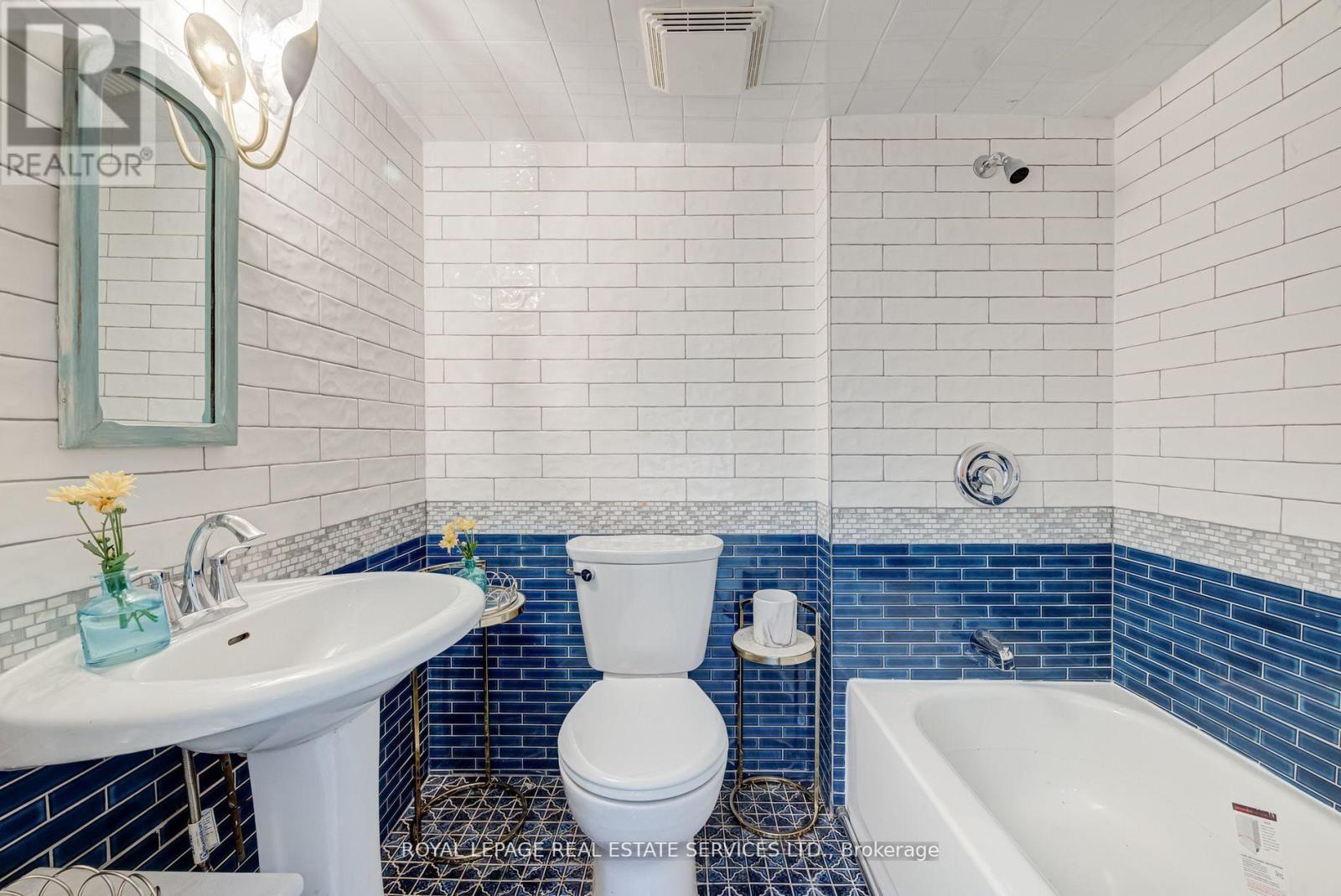 Lower - 27 Bank Street, Toronto, Ontario  M6K 1R4 - Photo 22 - C12772558