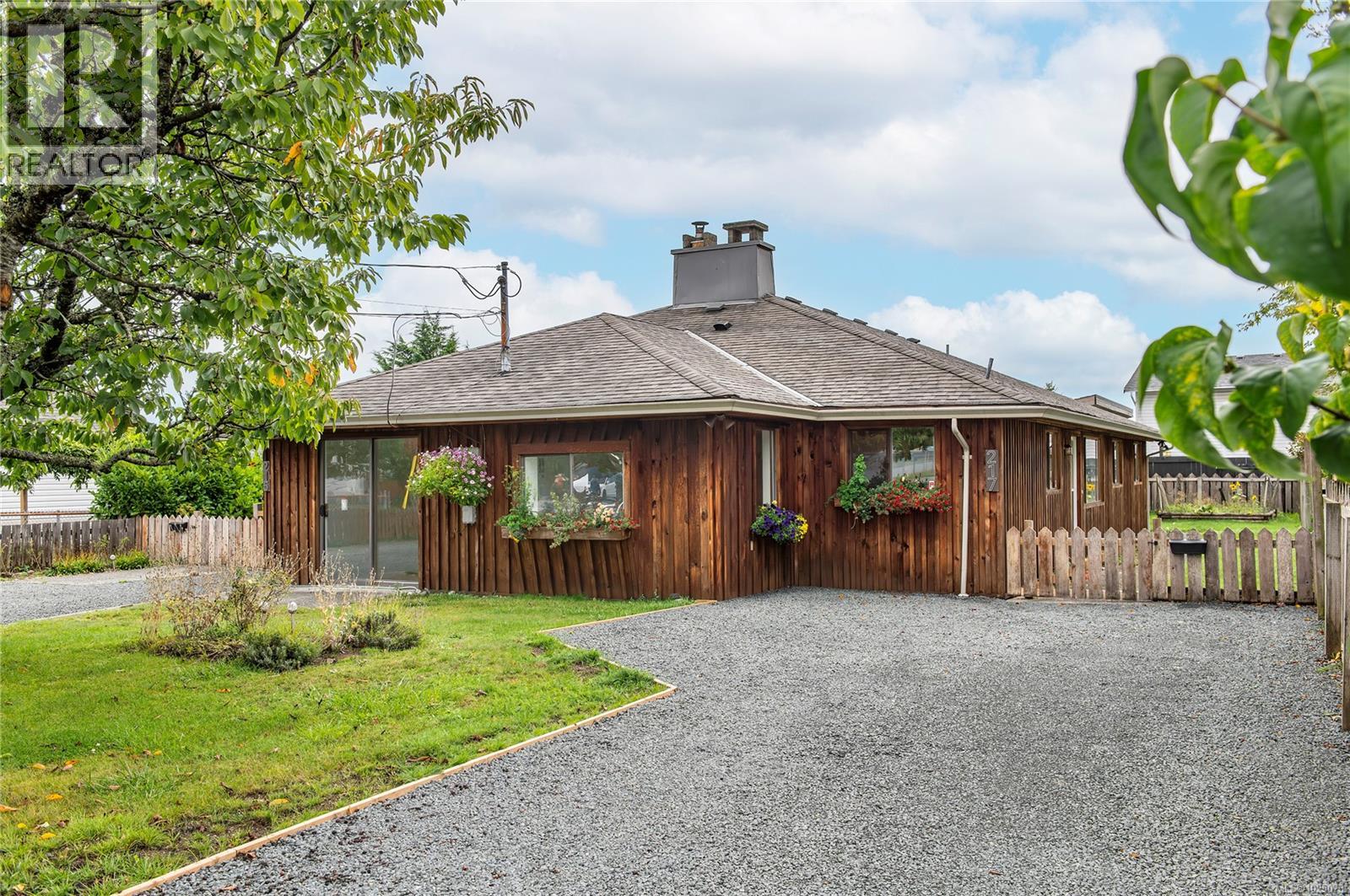 217 Larwood Rd, Campbell River, British Columbia  V9W 1S3 - Photo 1 - 1025073