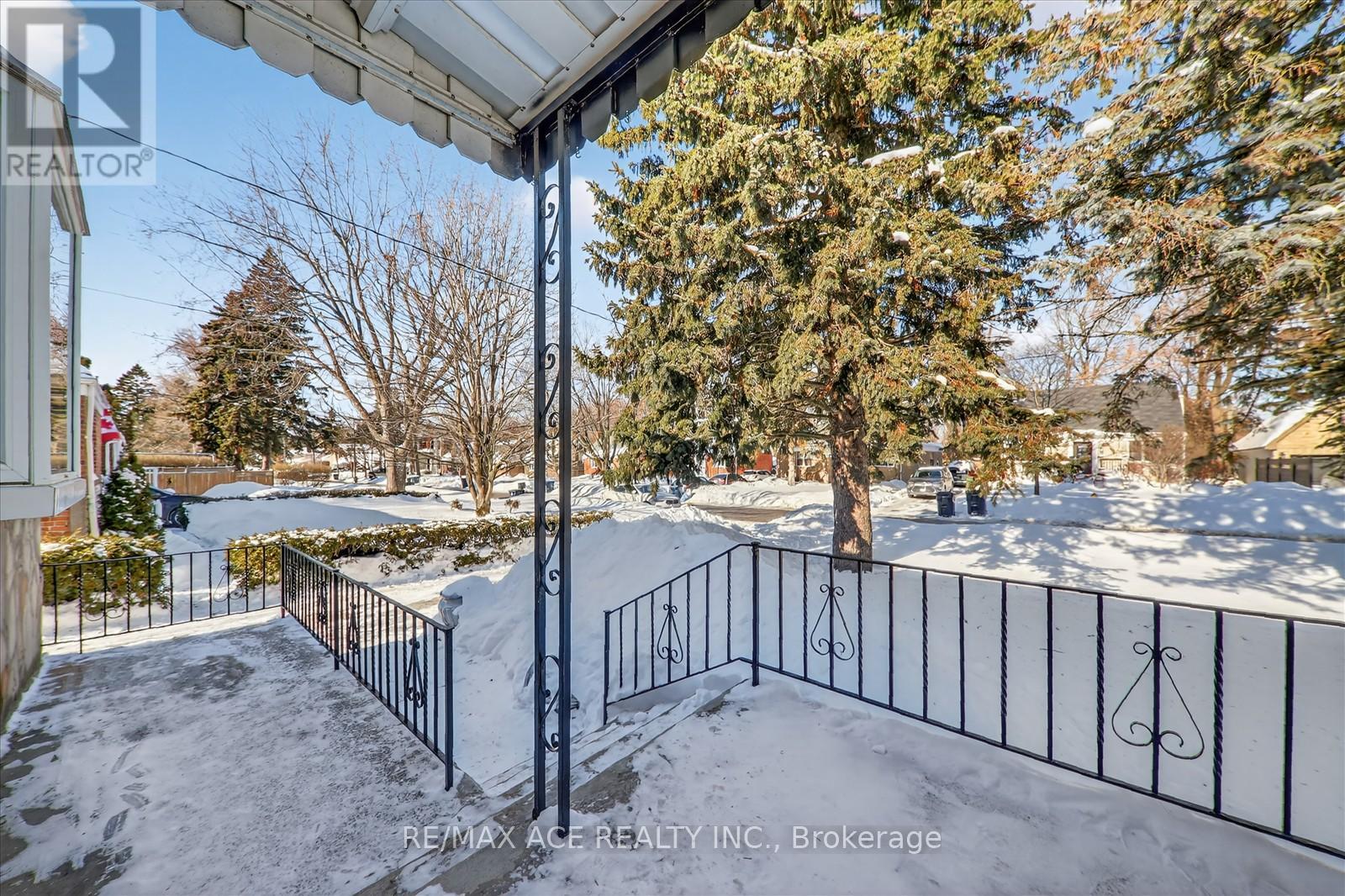 233 Oakridge Drive, Toronto, Ontario  M1M 2B5 - Photo 4 - E12772484