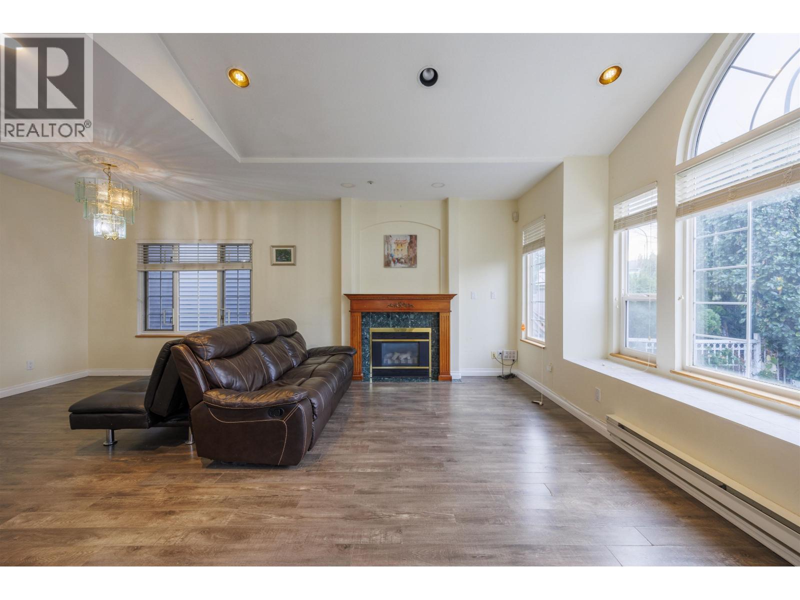 4774 Knight Street, Vancouver, British Columbia  V5N 3N2 - Photo 4 - R3079657