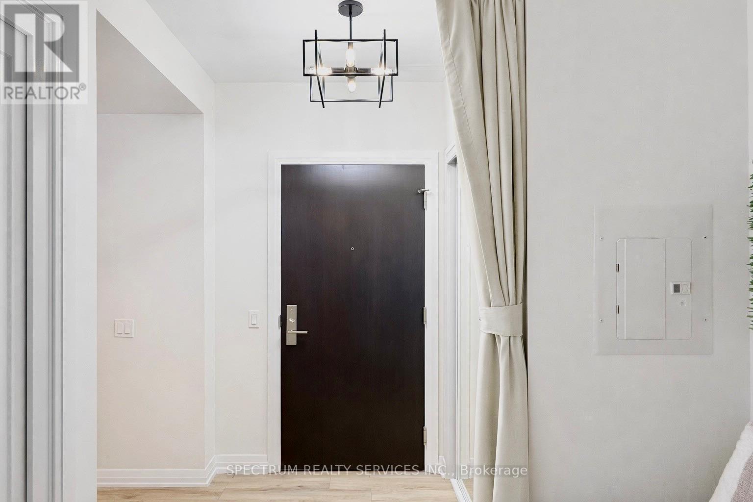 907 - 9000 Jane Street, Vaughan, Ontario  L4K 0M6 - Photo 2 - N12772340