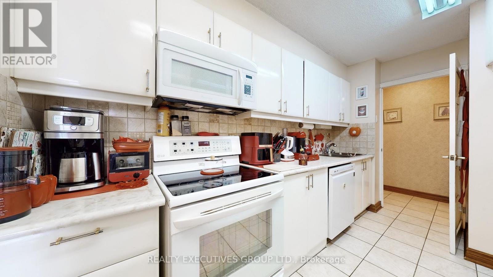 1403 - 8111 Yonge Street, Markham, Ontario  L3T 4V9 - Photo 7 - N12772370