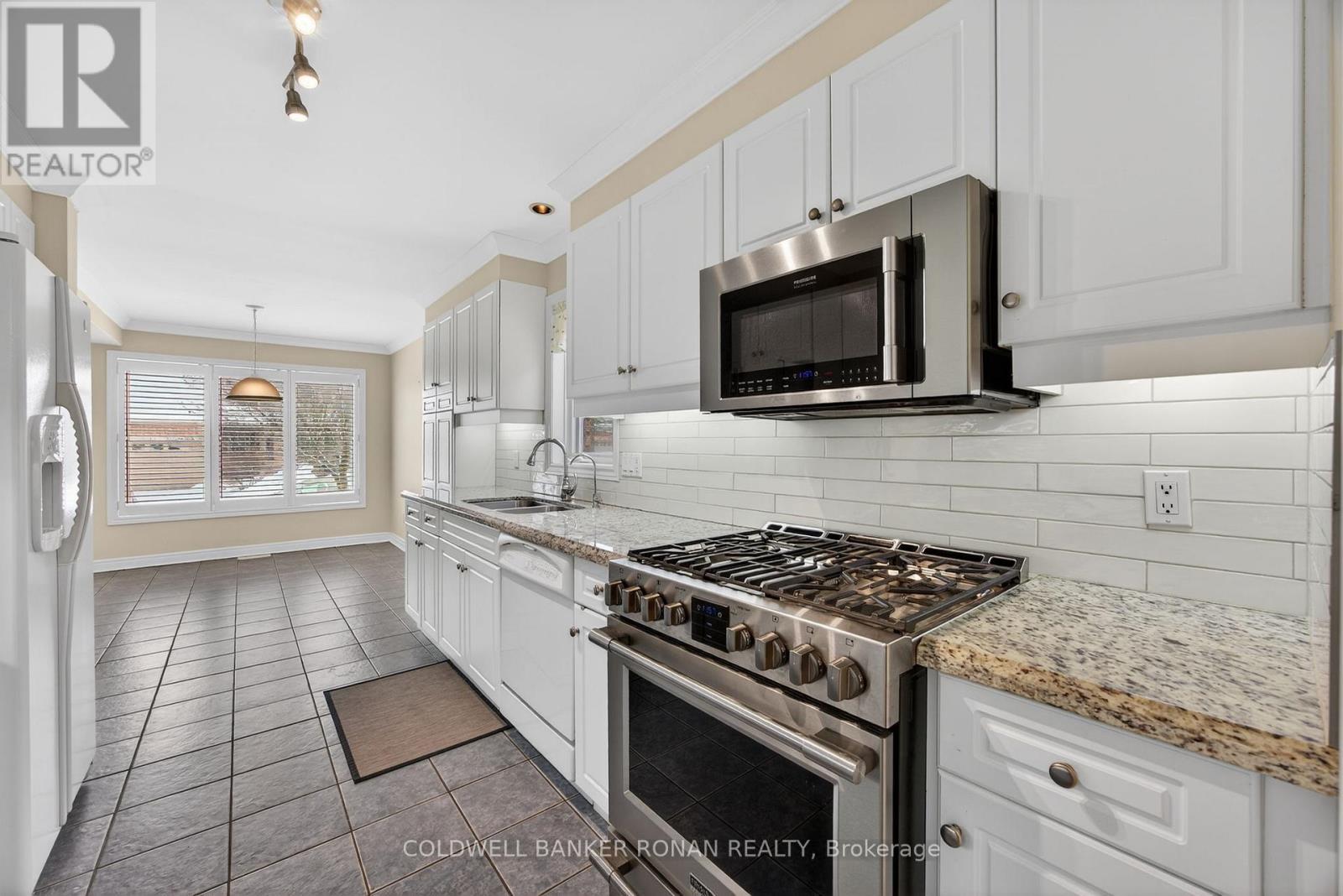 14 Via Amici, New Tecumseth, Ontario  L9R 2B4 - Photo 9 - N12772500