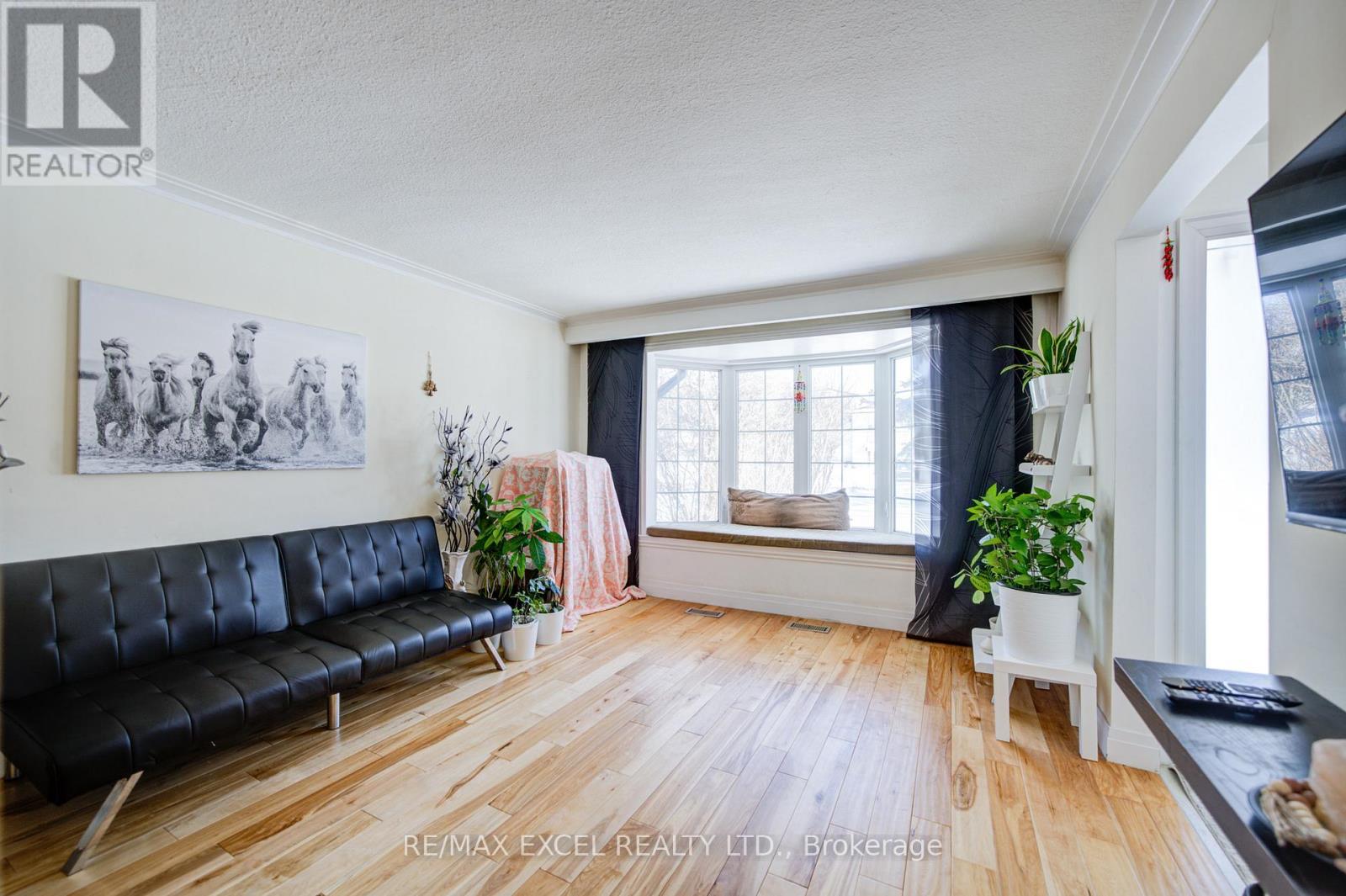 80 Sherwood Forest Drive, Markham, Ontario  L3P 1R1 - Photo 13 - N12772542