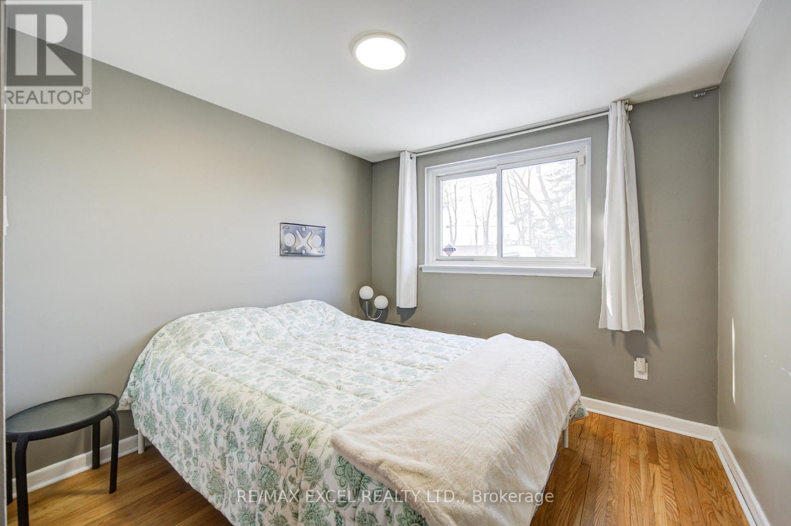 80 Sherwood Forest Drive, Markham, Ontario  L3P 1R1 - Photo 16 - N12772542