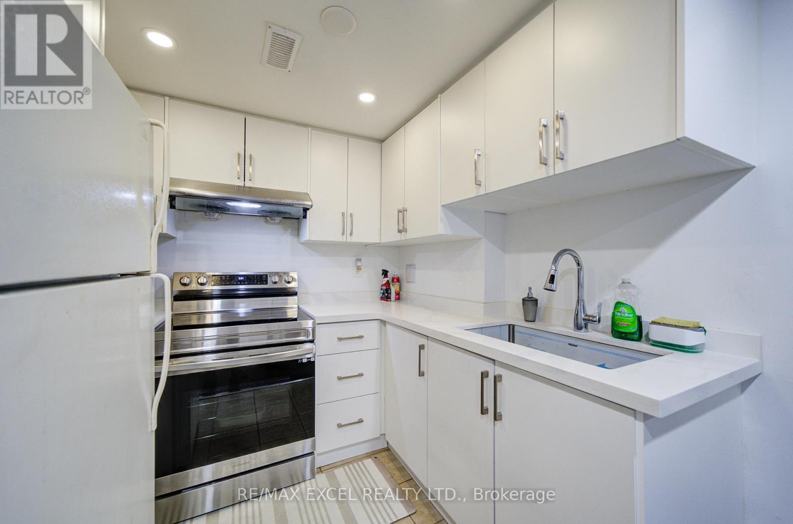 80 Sherwood Forest Drive, Markham, Ontario  L3P 1R1 - Photo 26 - N12772542