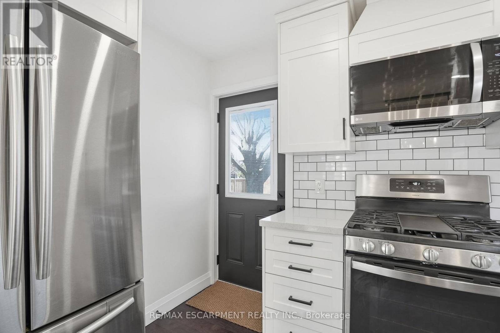 2347 Sharron Street, Burlington, Ontario  L7R 1W8 - Photo 15 - W12772338