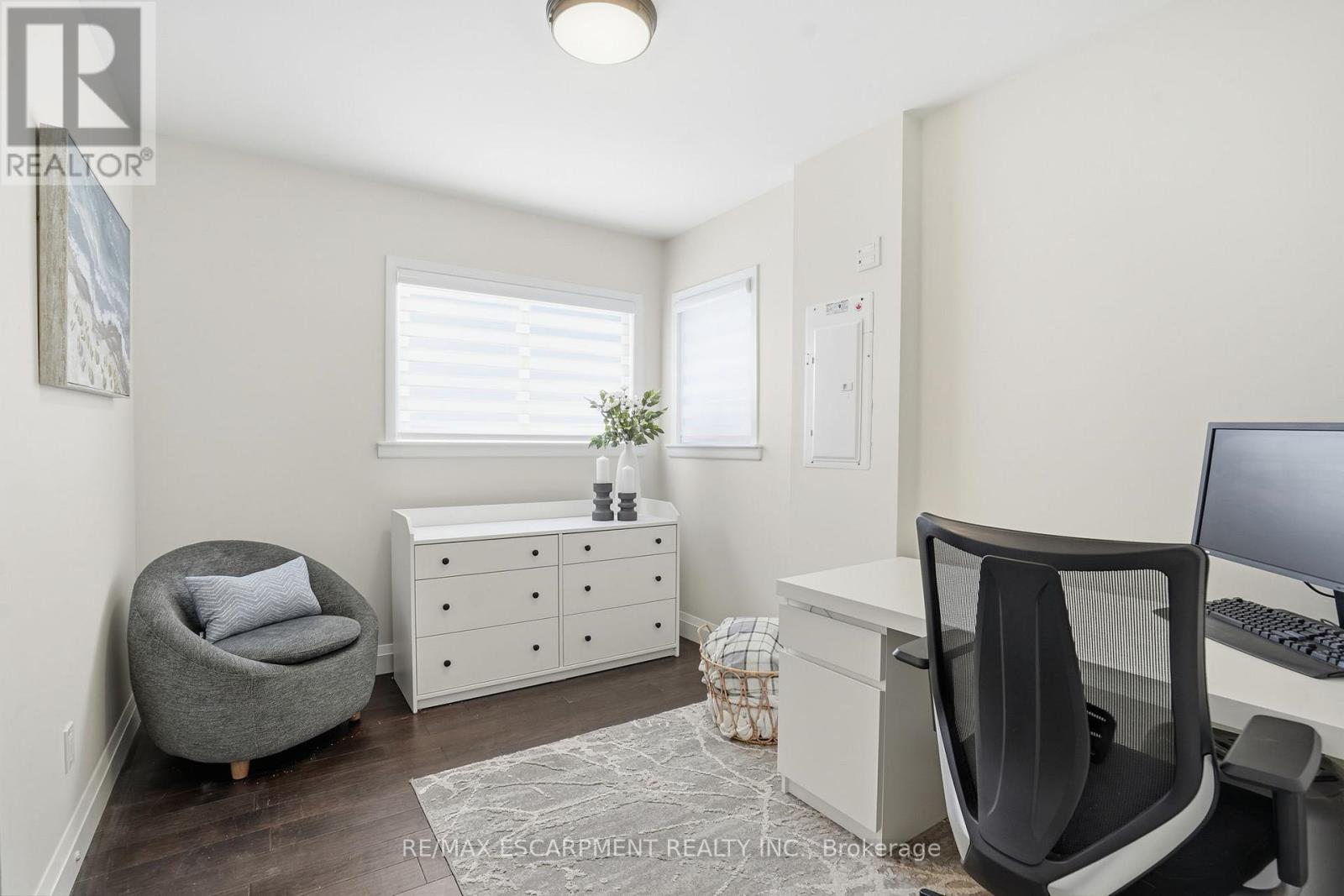 2347 Sharron Street, Burlington, Ontario  L7R 1W8 - Photo 18 - W12772338